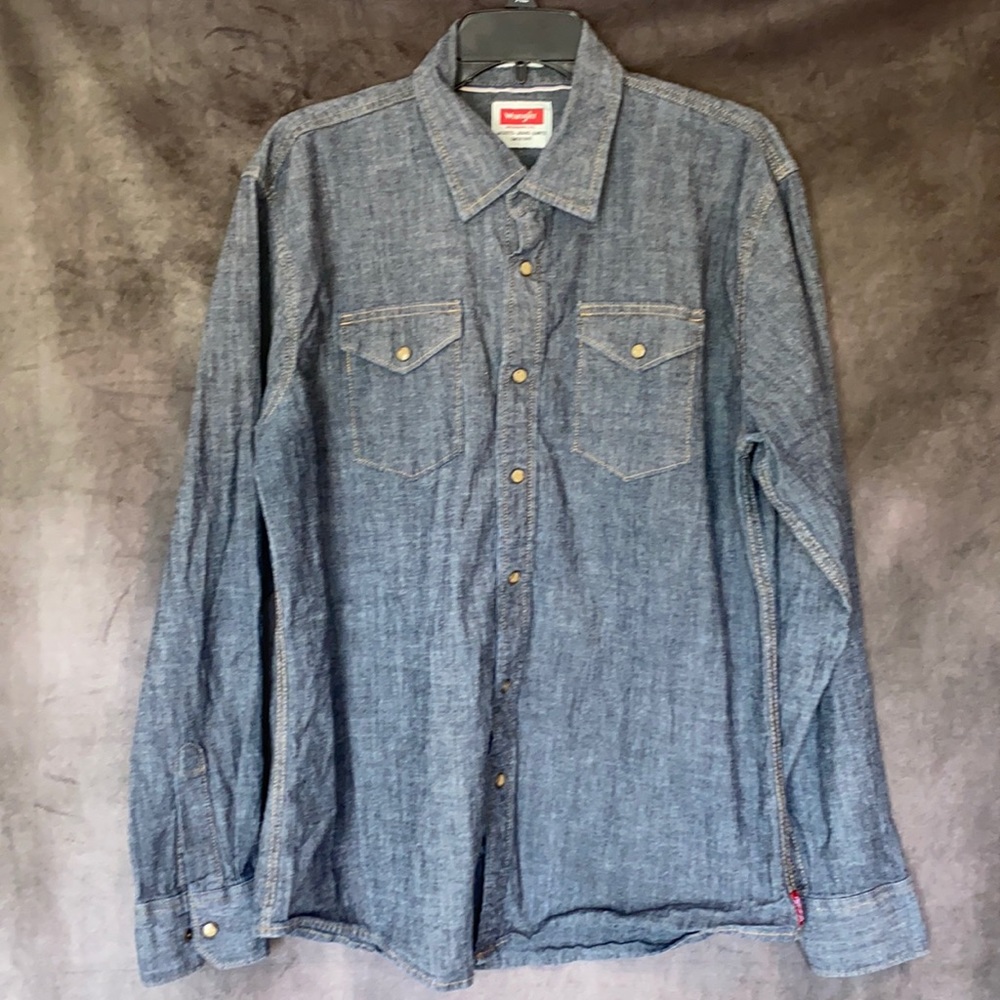 Retro Wrangler denim pear snap shirt